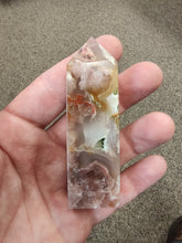 Load image into Gallery viewer, Flower Agate Point
