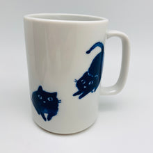 Load image into Gallery viewer, Japanese Porcelain Cat Mug
