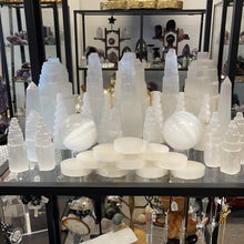 Load image into Gallery viewer, Selenite Specimen(s)
