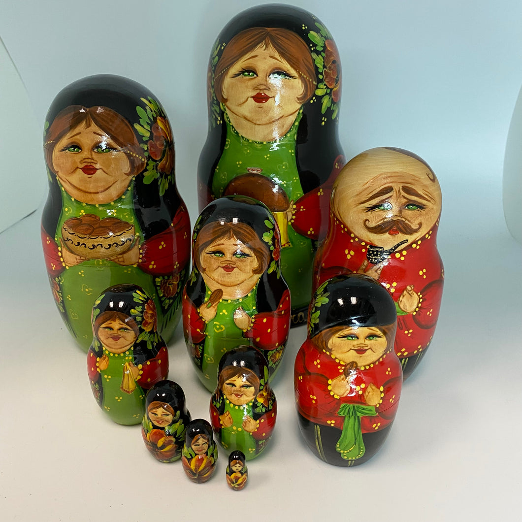 Russian Matryoshka Green And Red Nesting Doll Set