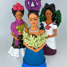 Load image into Gallery viewer, Leopoldo Aguilar Figures, Oaxaca
