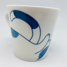 Load image into Gallery viewer, Japanese Porcelain Cat Mug
