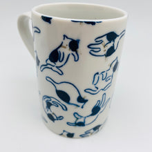 Load image into Gallery viewer, Japanese Porcelain Cat Mug
