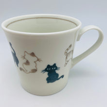 Load image into Gallery viewer, Japanese Porcelain Cat Mug
